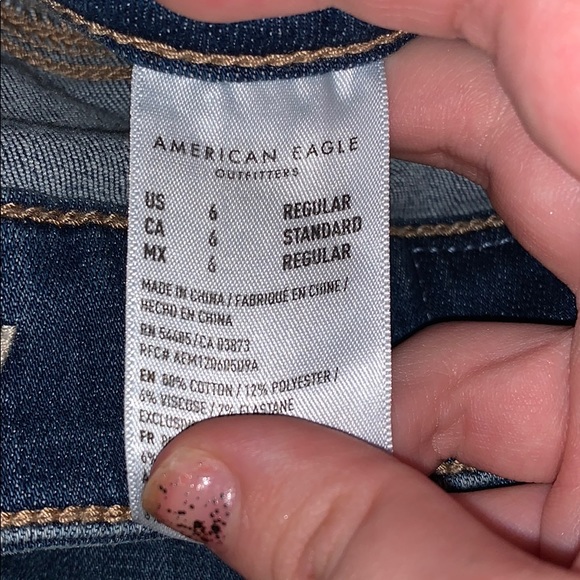 2 pair of American eagle jeans - Picture 4 of 4